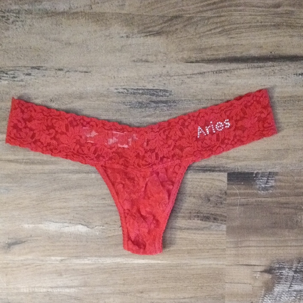 NWOT Hanky Panky Aries Zodiac Red Low Rise Lace Thong Panties. One Size.